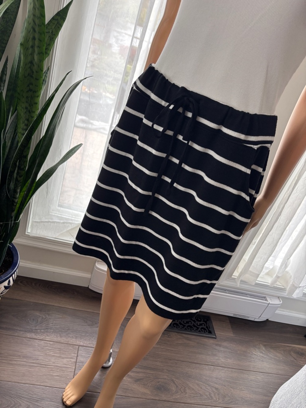 Market & Spruce Black and White Striped Knit A-Line Skirt
